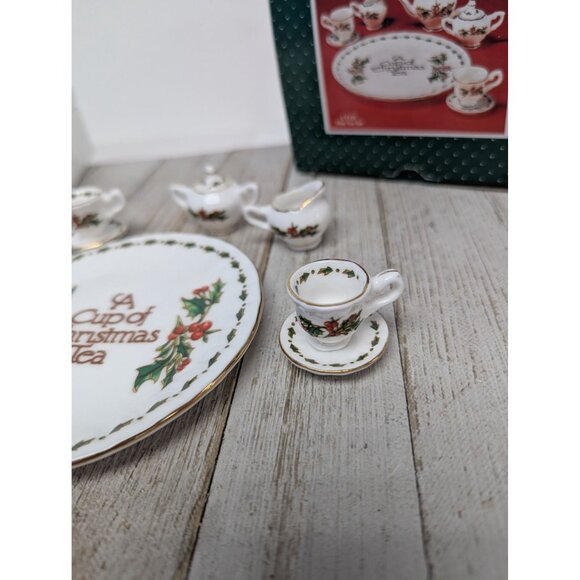 A Cup Of Christmas Tea Mini Vintage Tea Set Bone China in Box CT133 1995 - Picture 2 of 13
